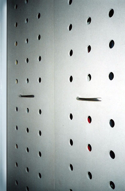 closet_doors2_400.jpg